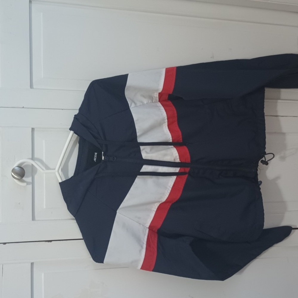 Wind breaker/ jacket